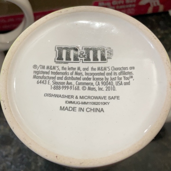 Set Of M&M’s Christmas Mugs - Picture 4 of 6